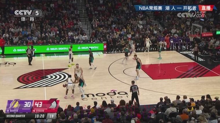 吕佩尔左侧回传 克林根弧顶三分命中 吕佩尔左侧回传 克林根弧顶三分命中